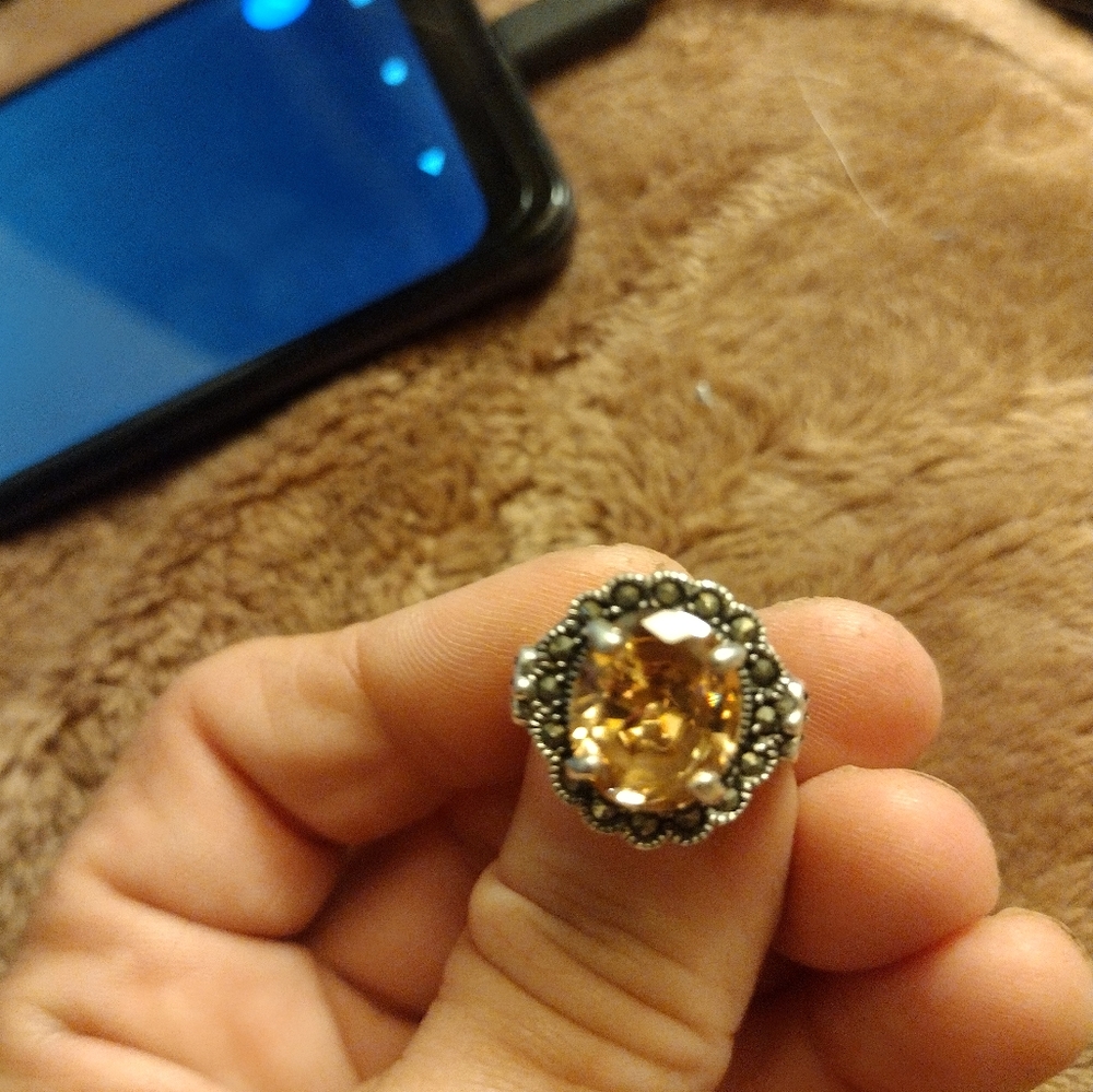 Vintage 4crt sterling silver Yellow Sapphire